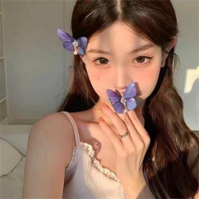 蕾蒙娜和姐姐